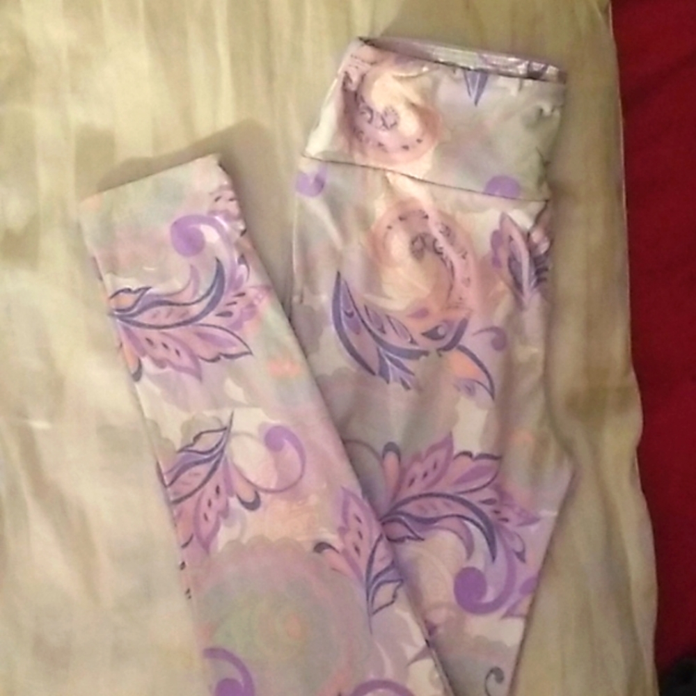 LuLaRoe leggings very soft size small